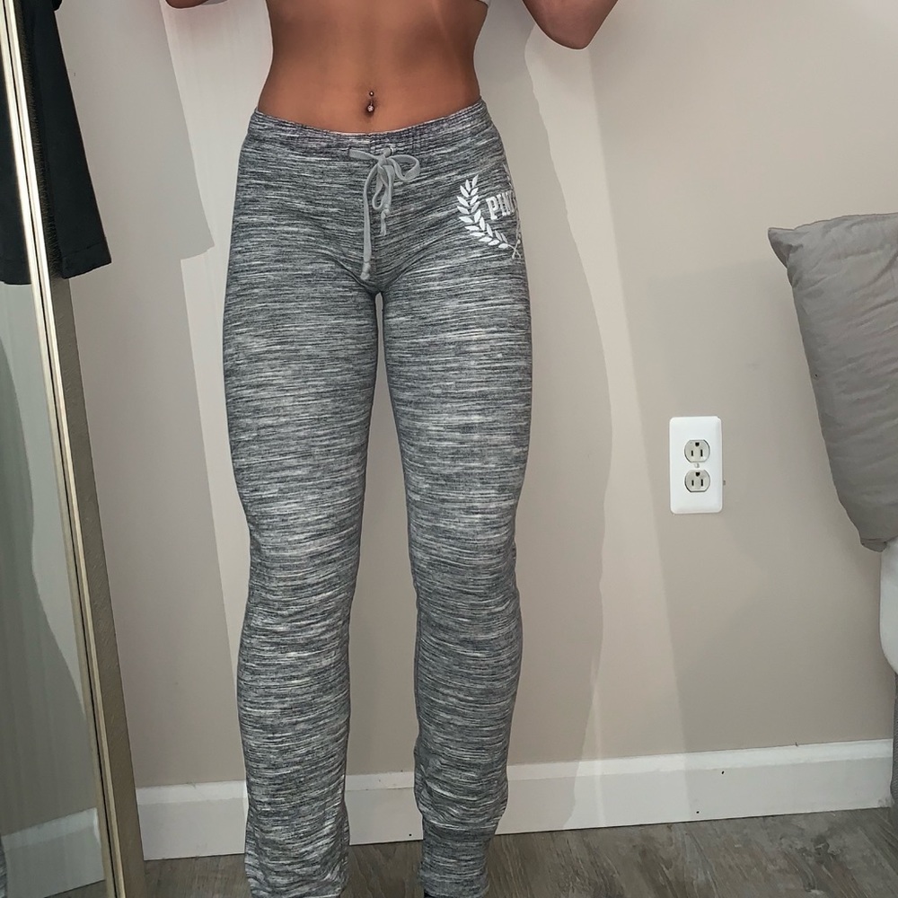 Victoria’s Secret (Pink) Legging